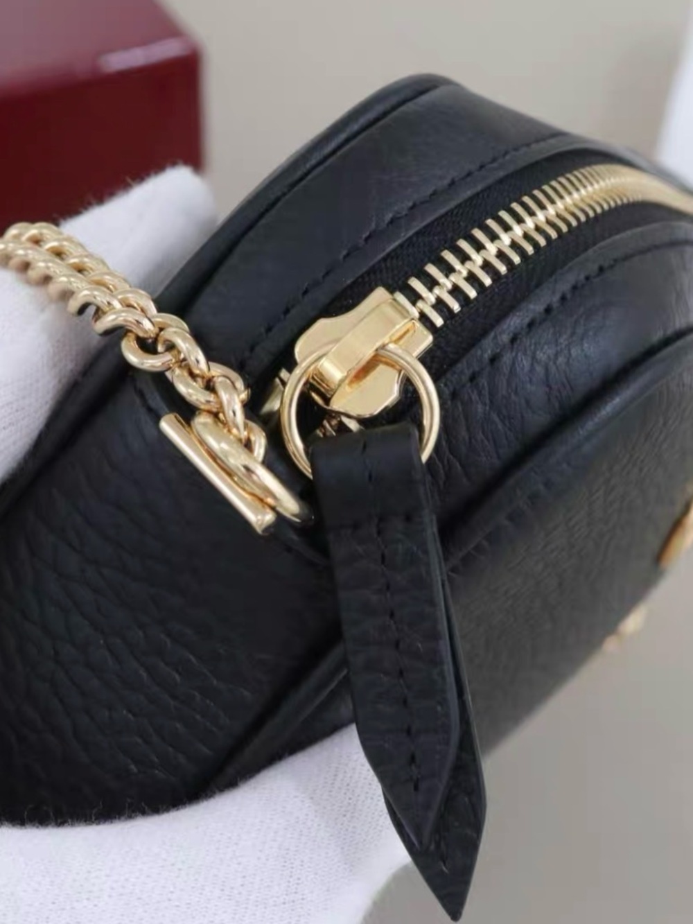 Gucci Black Leather GG Small Camera Crossbody with Gold Chain - Picture 5 of 9